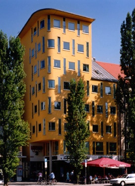 Wohn- und Gesch&auml;ftshaus